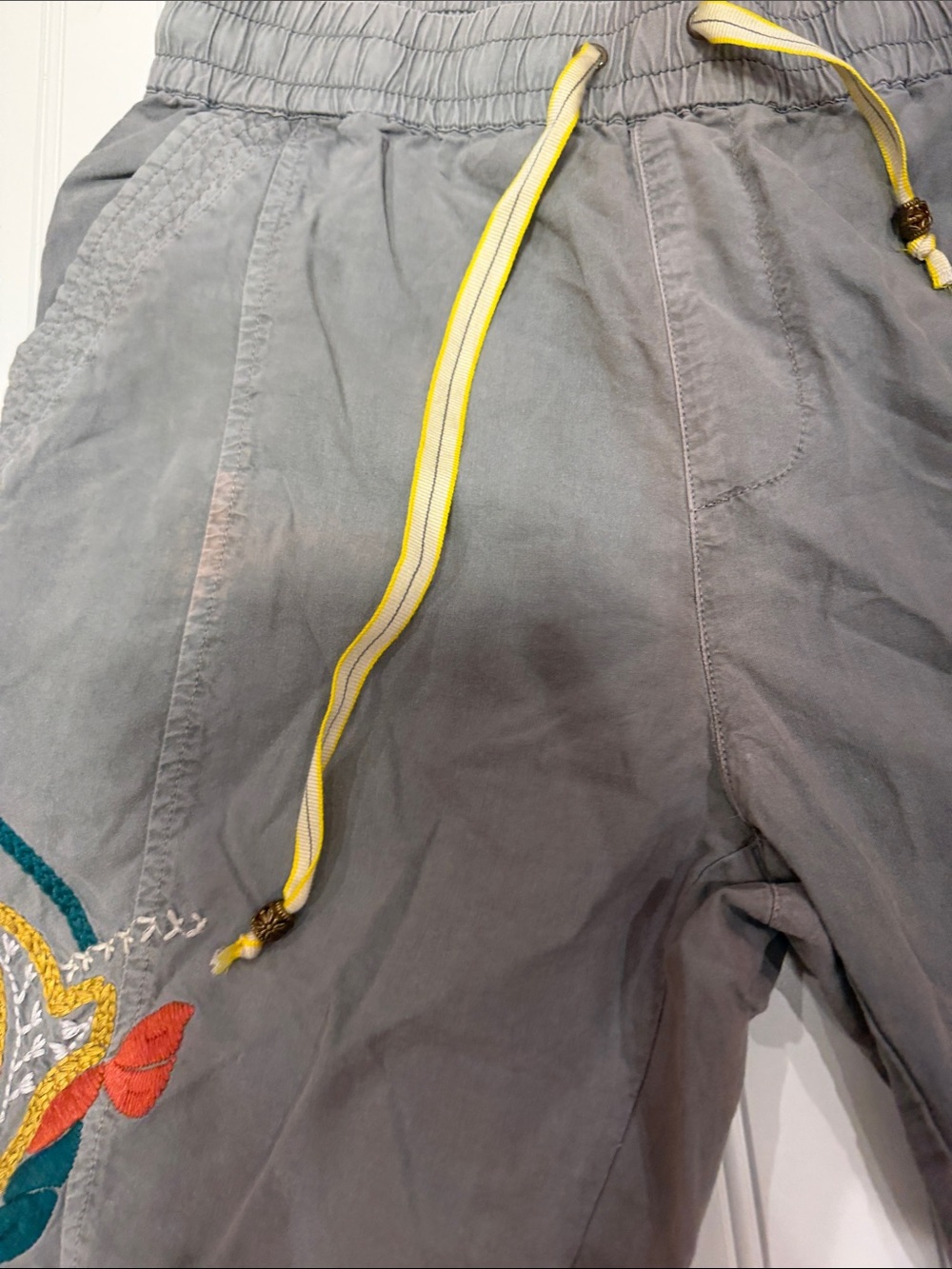 Anthropologie Embroidered Drawstring Jogger Pants Pockets Size Small - Picture 4 of 9